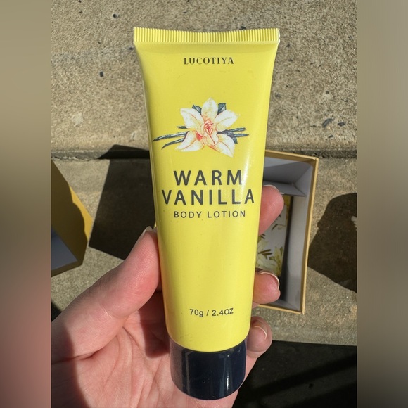 7 Piece Warm Vanilla Gift Set by LUCOTIYA - Picture 9 of 13